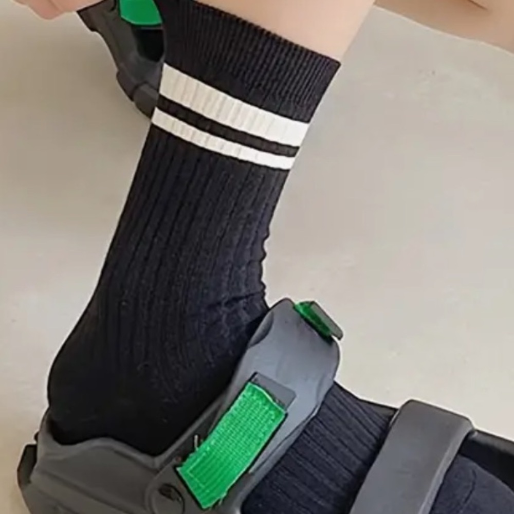 5 pairs black & white socks - Picture 4 of 4